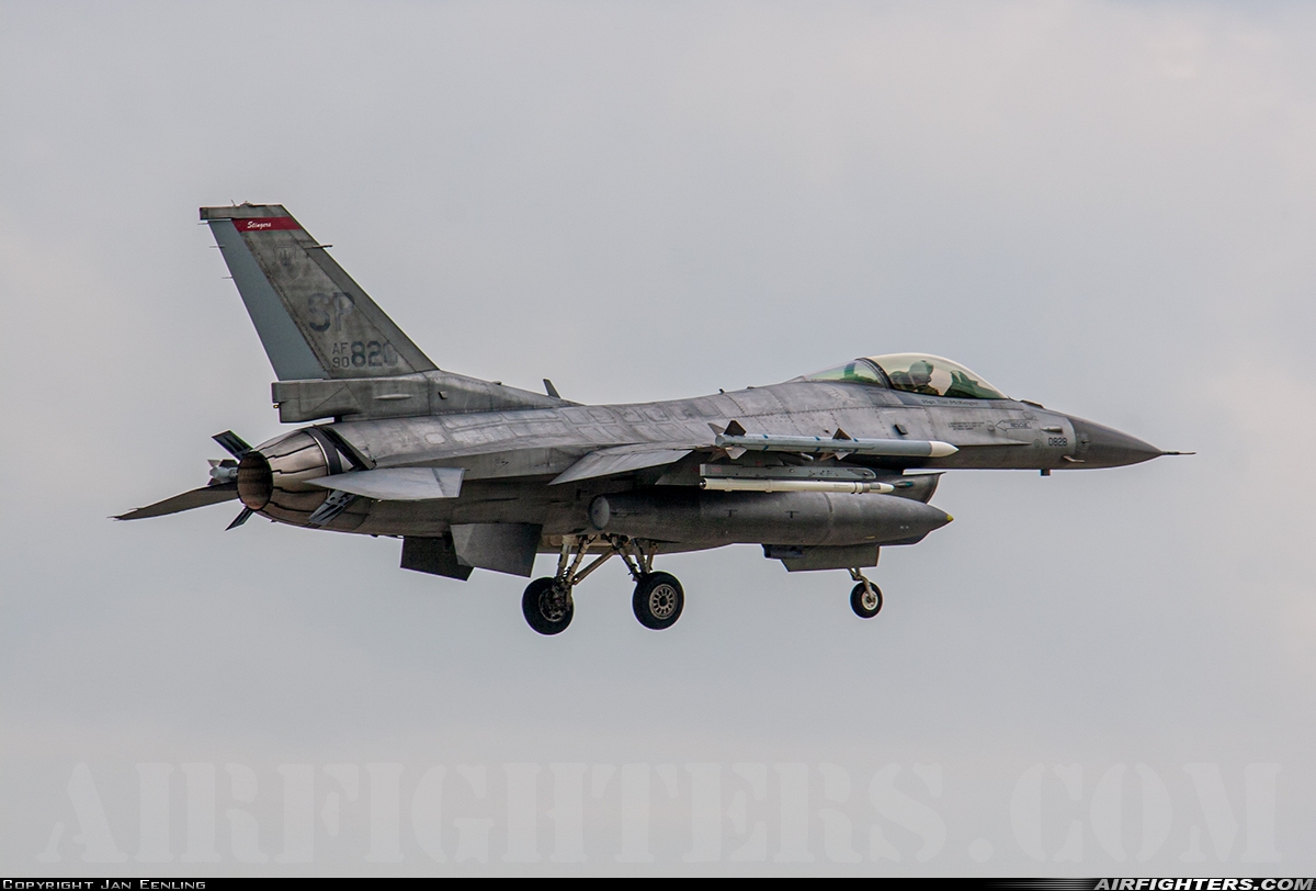 USA - Air Force General Dynamics F-16C Fighting Falcon 90-0828 at Florennes (EBFS), Belgium