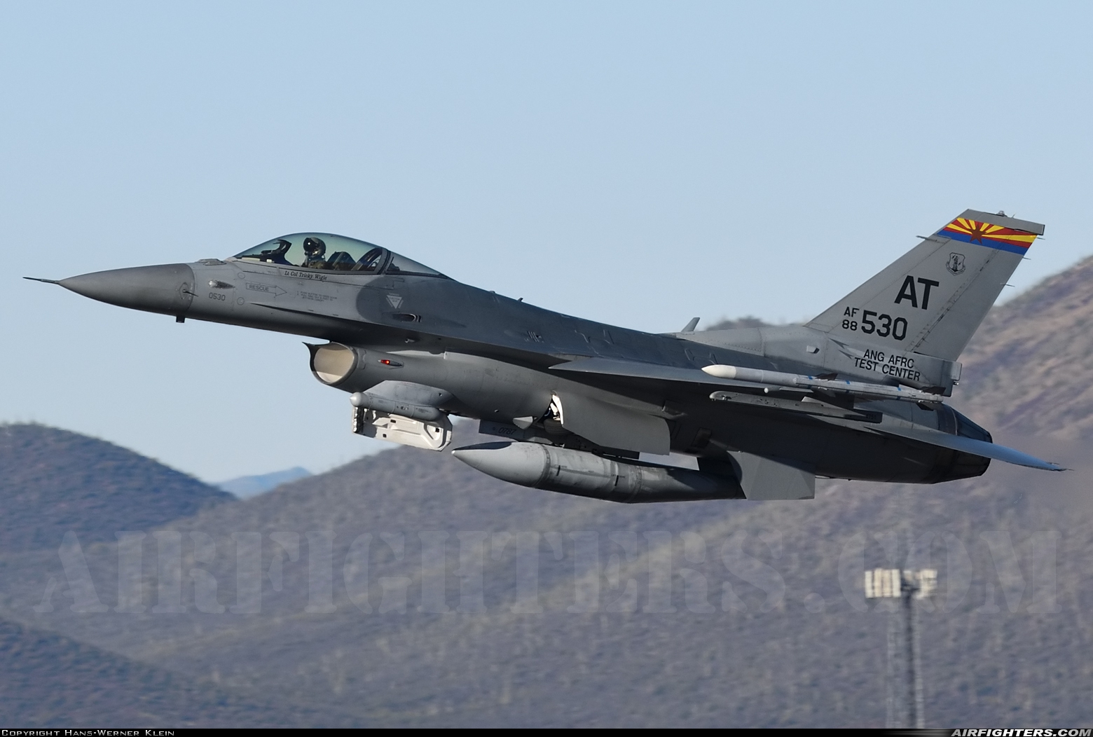 USA - Air Force General Dynamics F-16C Fighting Falcon 88-0530 at Tucson - Int. (TUS / KTUS), USA