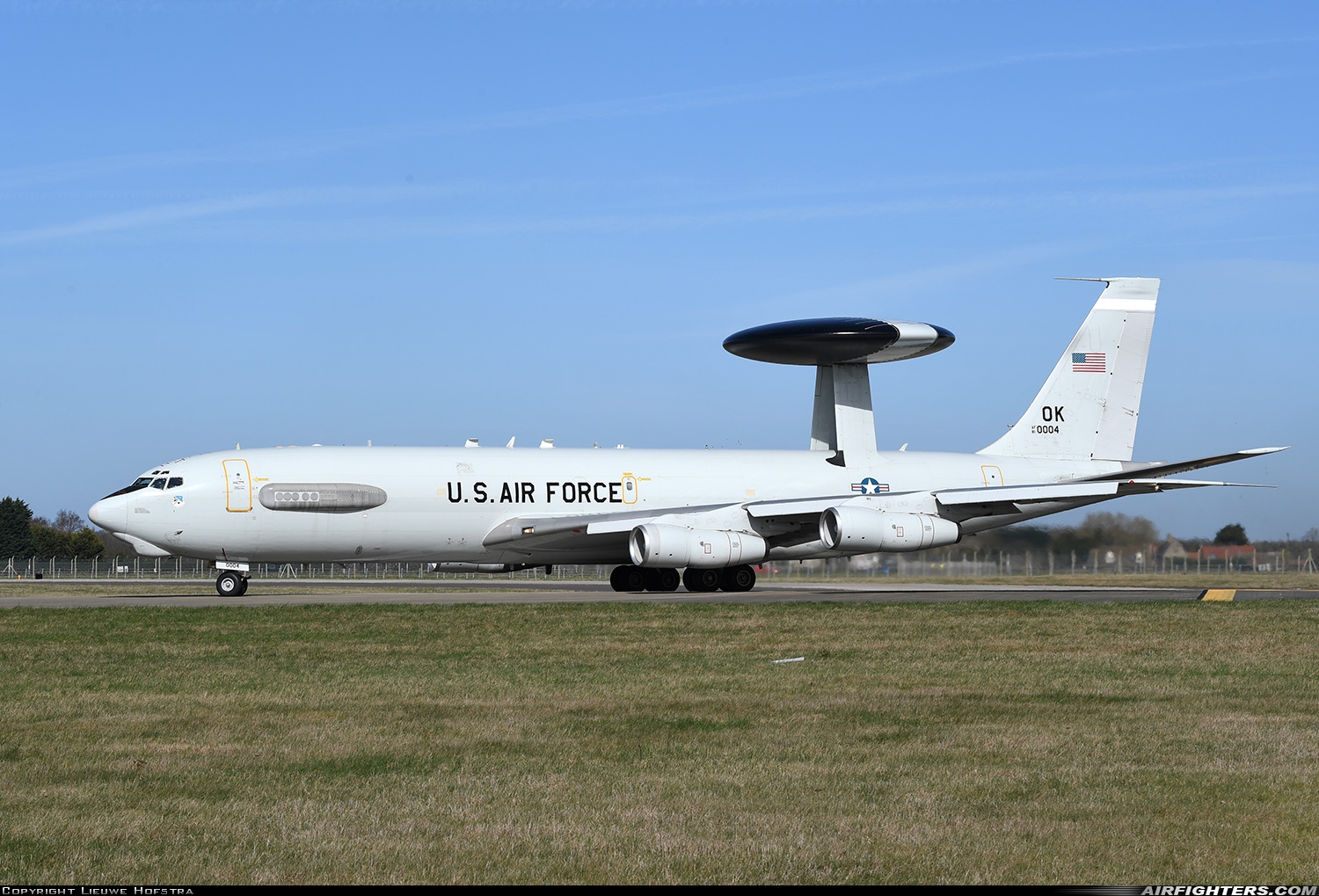 USA - Air Force Boeing E-3C Sentry (707-300) 81-0004 at Mildenhall (MHZ / GXH / EGUN), UK