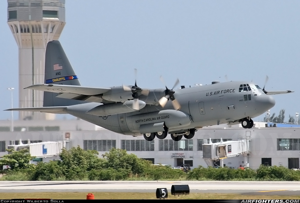 USA - Air Force Lockheed C-130H Hercules (L-382) 92-1453 at San Juan - Luis Munoz Marin Int. (SJU / TJSJ), Puerto Rico