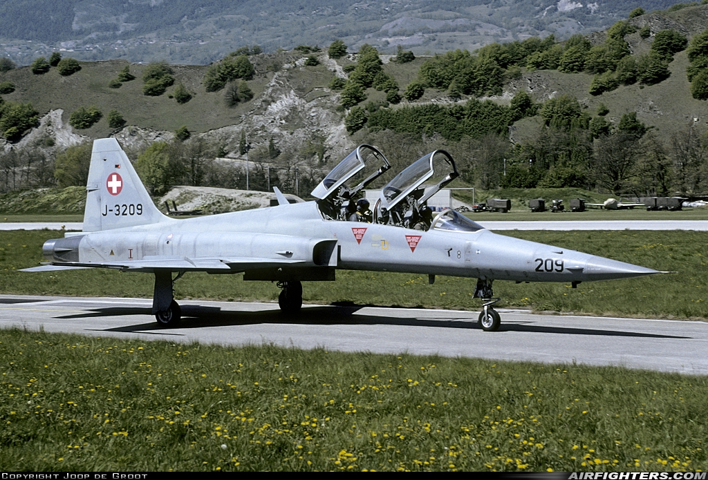 Switzerland - Air Force Northrop F-5F Tiger II J-3209 at Sion (- Sitten) (SIR / LSGS / LSMS), Switzerland