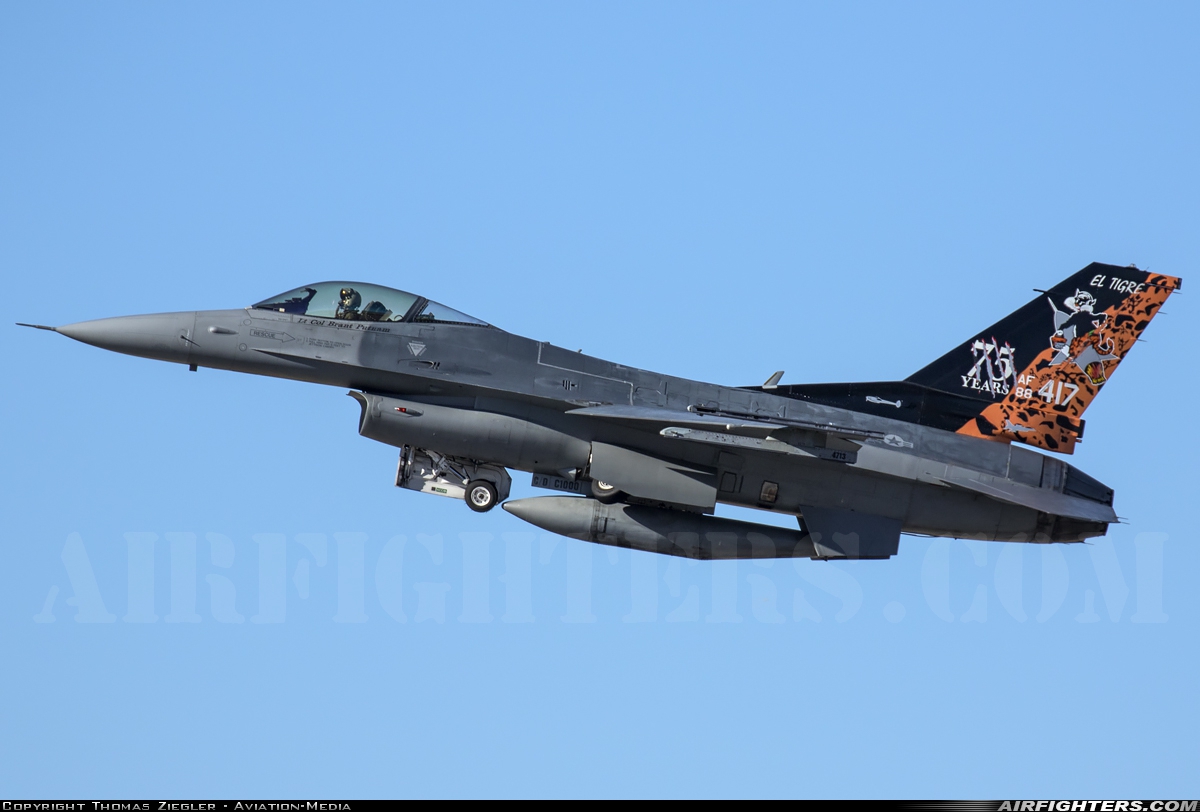 USA - Air Force General Dynamics F-16C Fighting Falcon 88-0417 at Tucson - Int. (TUS / KTUS), USA