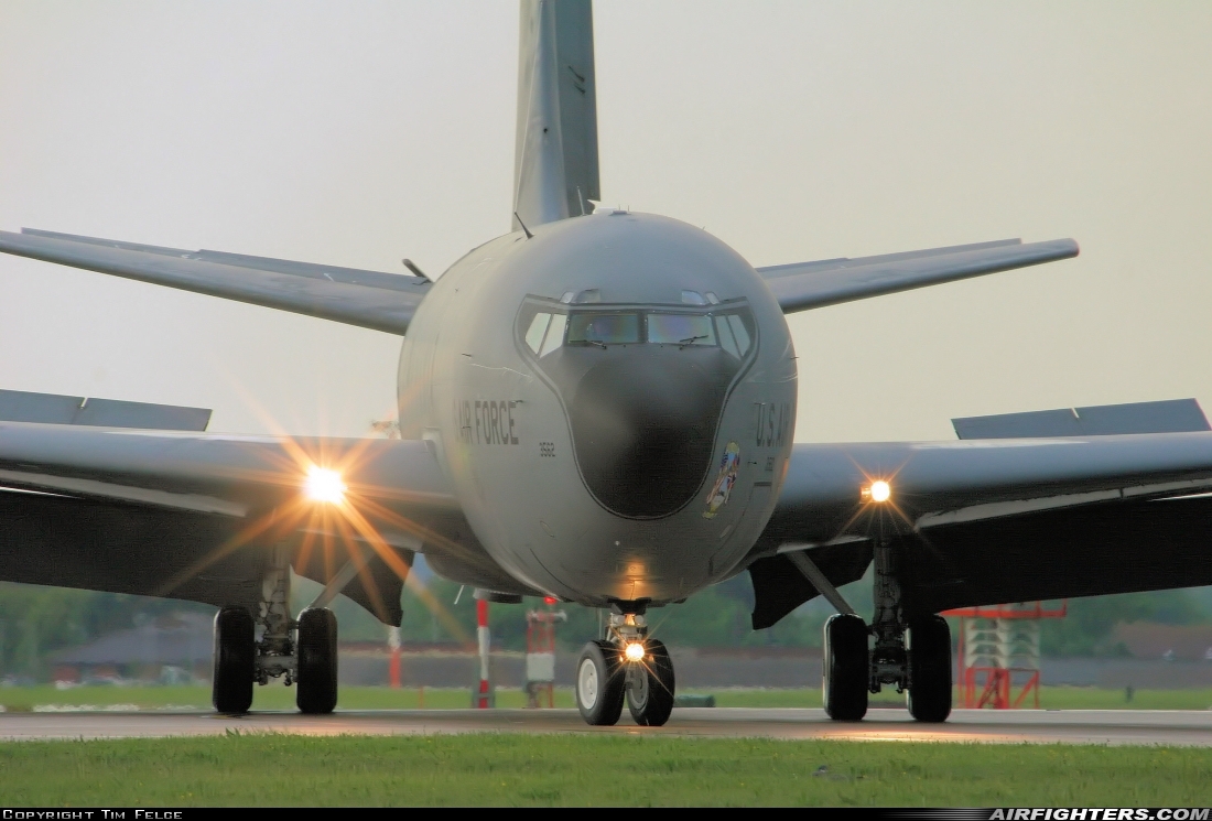 USA - Air Force Boeing KC-135R Stratotanker (717-148) 62-3562 at Mildenhall (MHZ / GXH / EGUN), UK