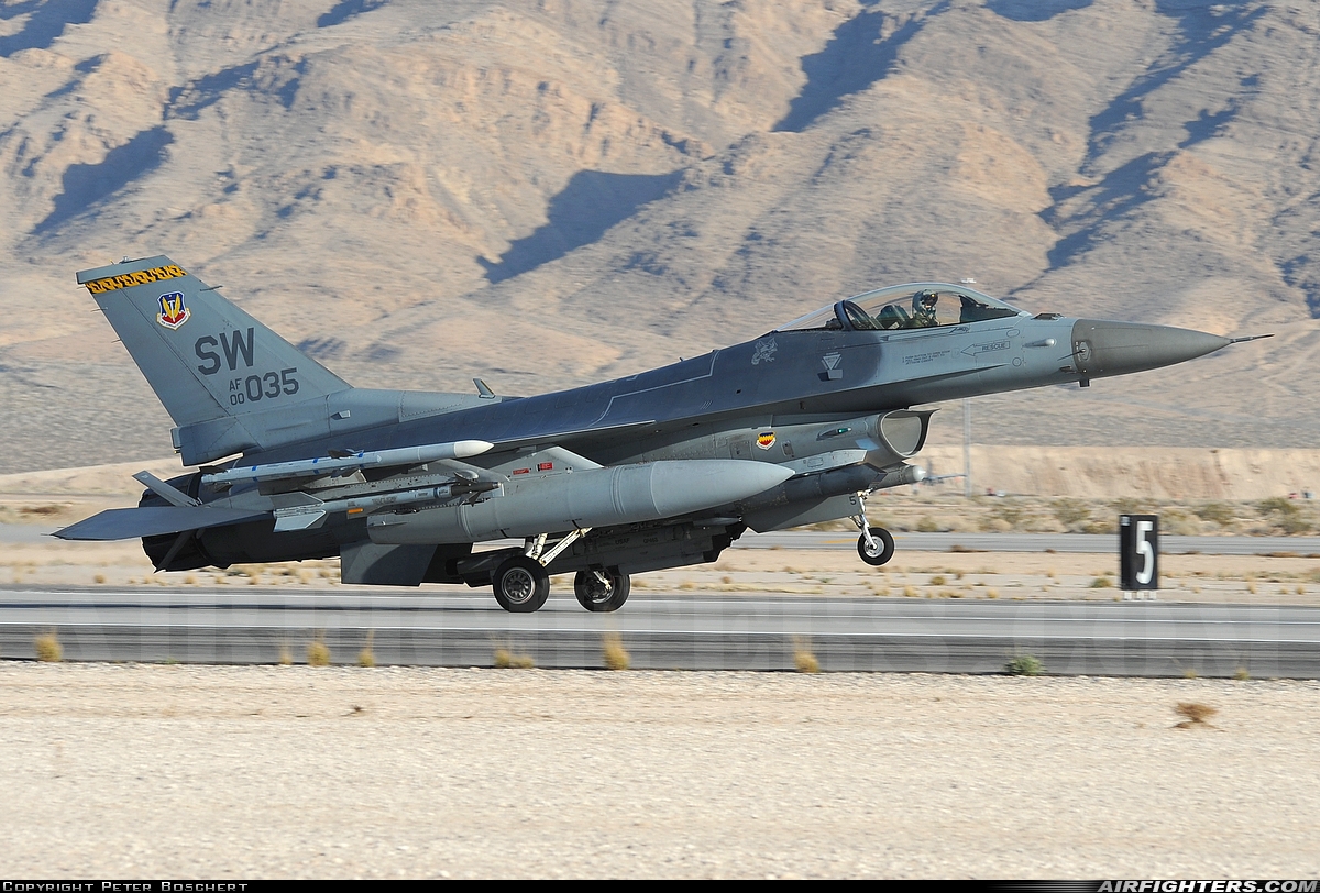 USA - Air Force General Dynamics F-16C Fighting Falcon 00-6035 at Las Vegas - Nellis AFB (LSV / KLSV), USA