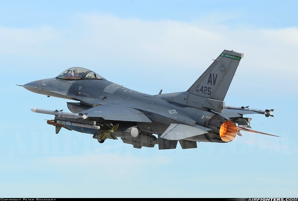USA - Air Force General Dynamics F-16C Fighting Falcon 88-0425 at Las Vegas - Nellis AFB (LSV / KLSV), USA