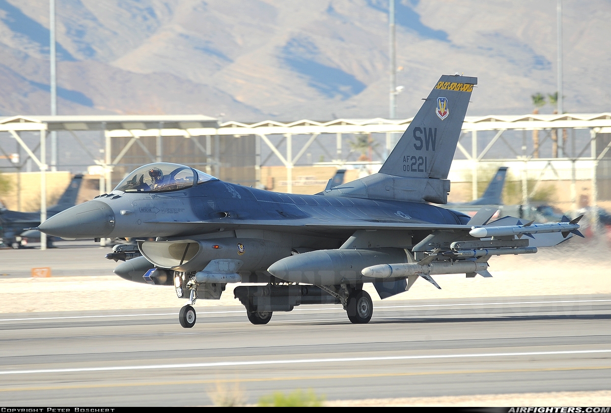 USA - Air Force General Dynamics F-16C Fighting Falcon 00-0221 at Las Vegas - Nellis AFB (LSV / KLSV), USA