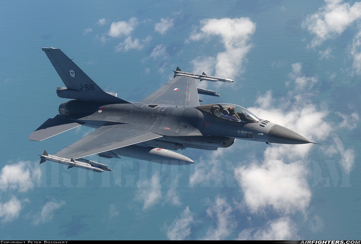Netherlands - Air Force General Dynamics F-16AM Fighting Falcon J-616 at In Flight, Netherlands