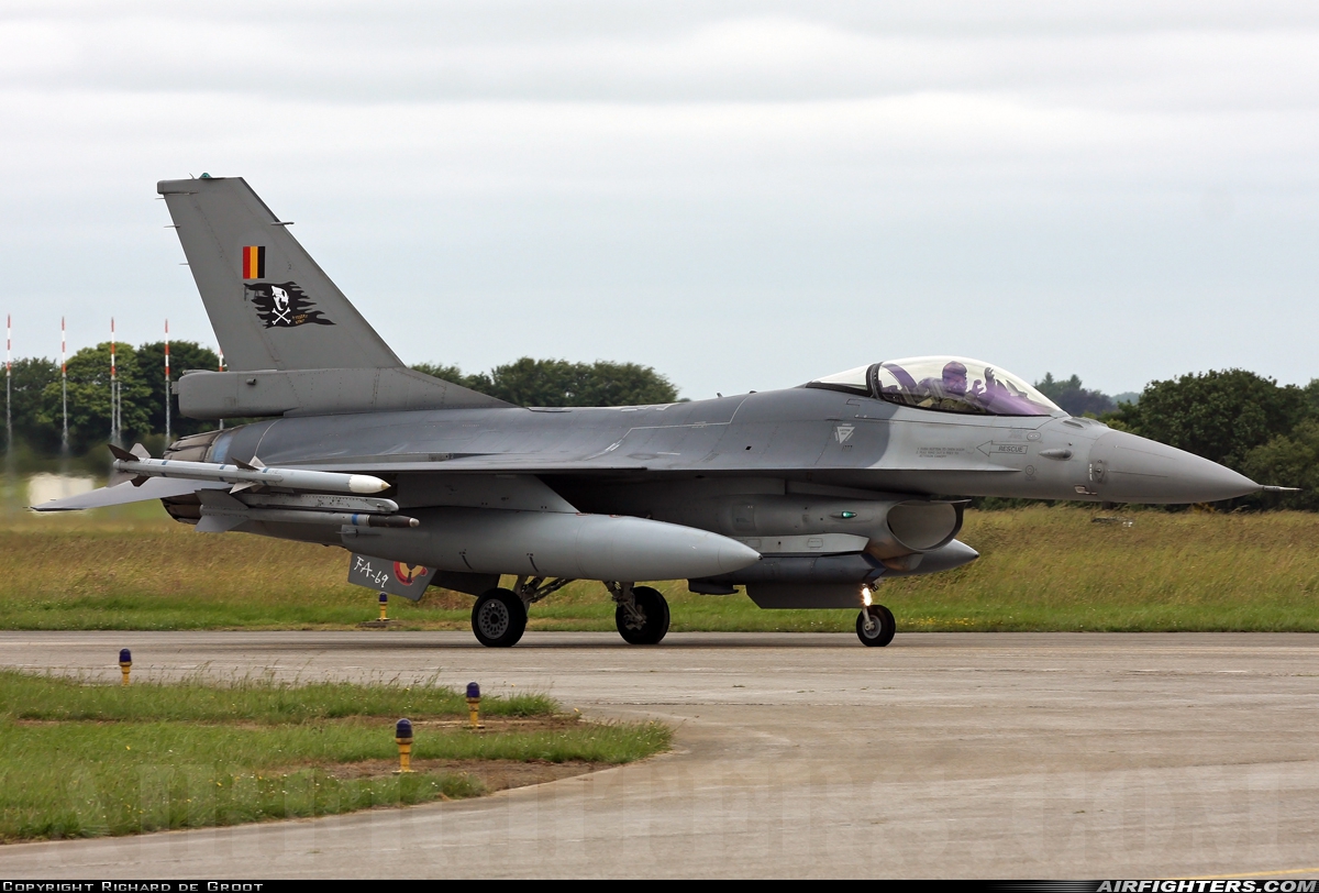 Belgium - Air Force General Dynamics F-16AM Fighting Falcon FA-69 at Landivisiau (LDV / LFRJ), France