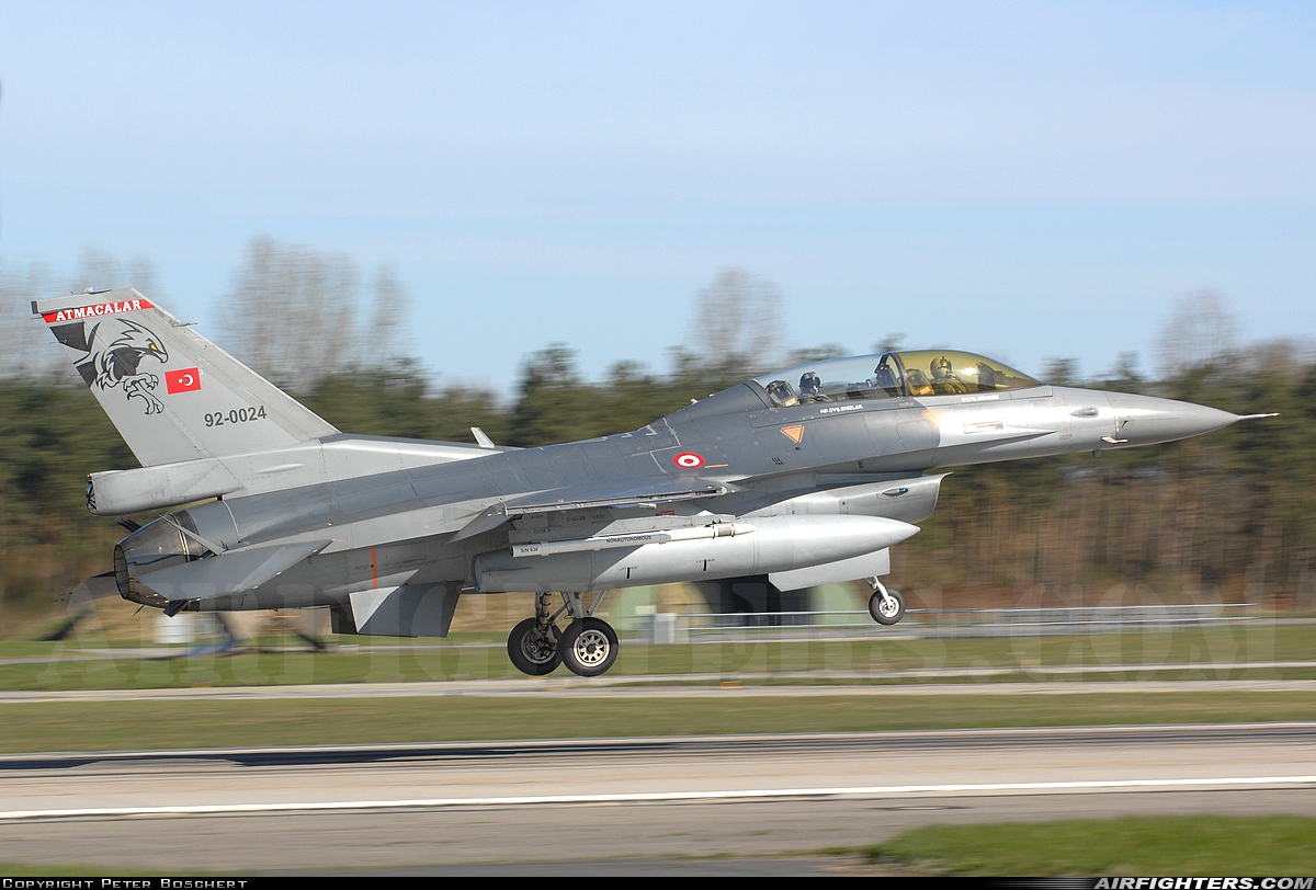 Türkiye - Air Force General Dynamics F-16D Fighting Falcon 92-0024 at Wittmundhafen (Wittmund) (ETNT), Germany