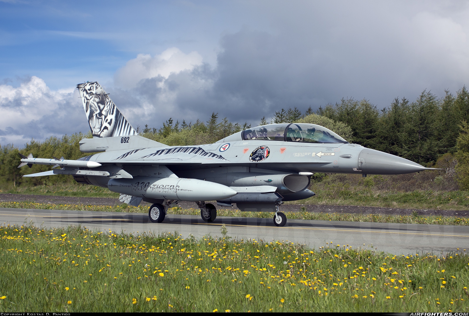 Norway - Air Force General Dynamics F-16BM Fighting Falcon 692 at Orland (OLA / ENOL), Norway