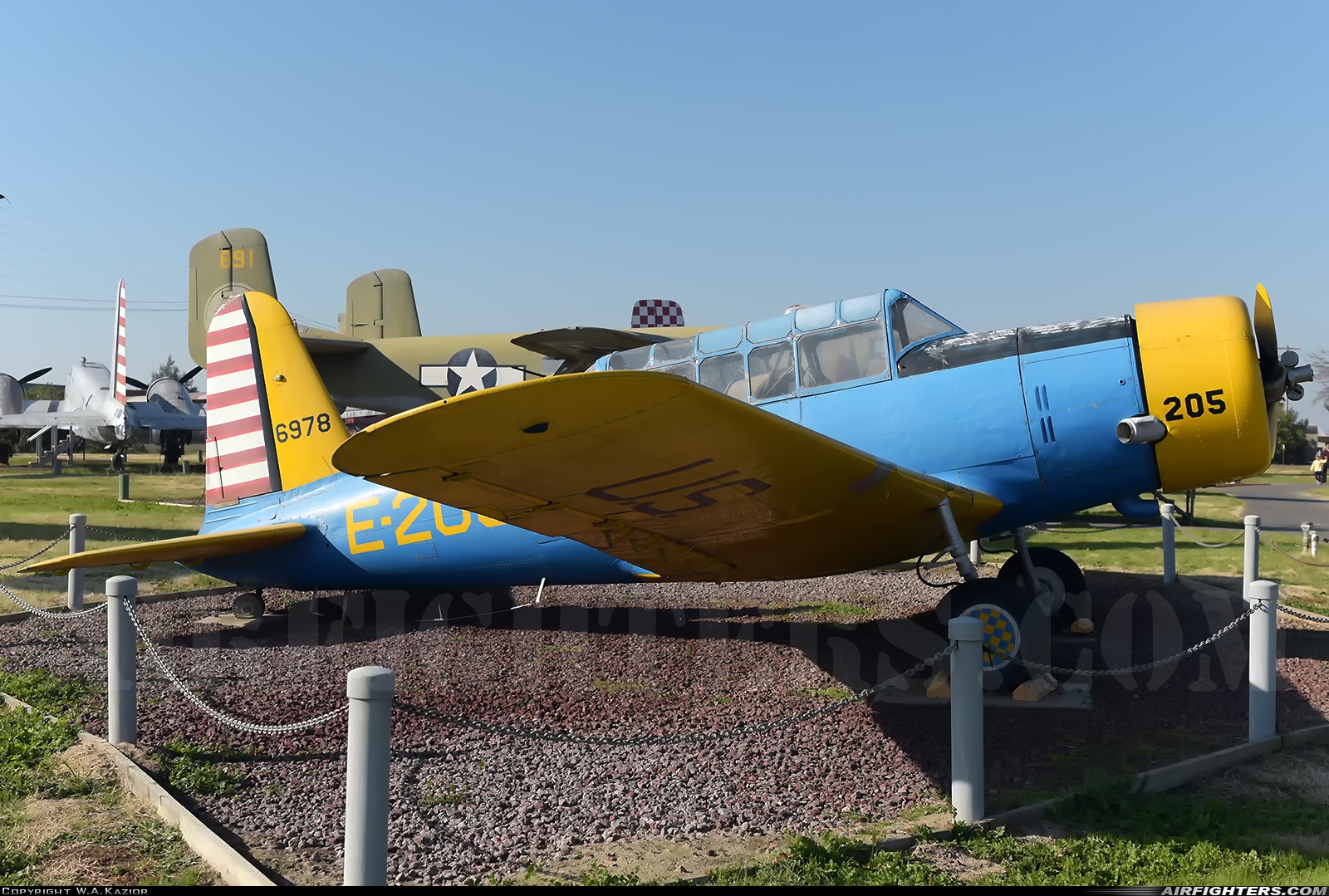 USA - Air Force Vultee Aircraft BT-13A Valiant 42-89678 at Atwater (Merced) - Castle (AFB) (MER / KMER), USA