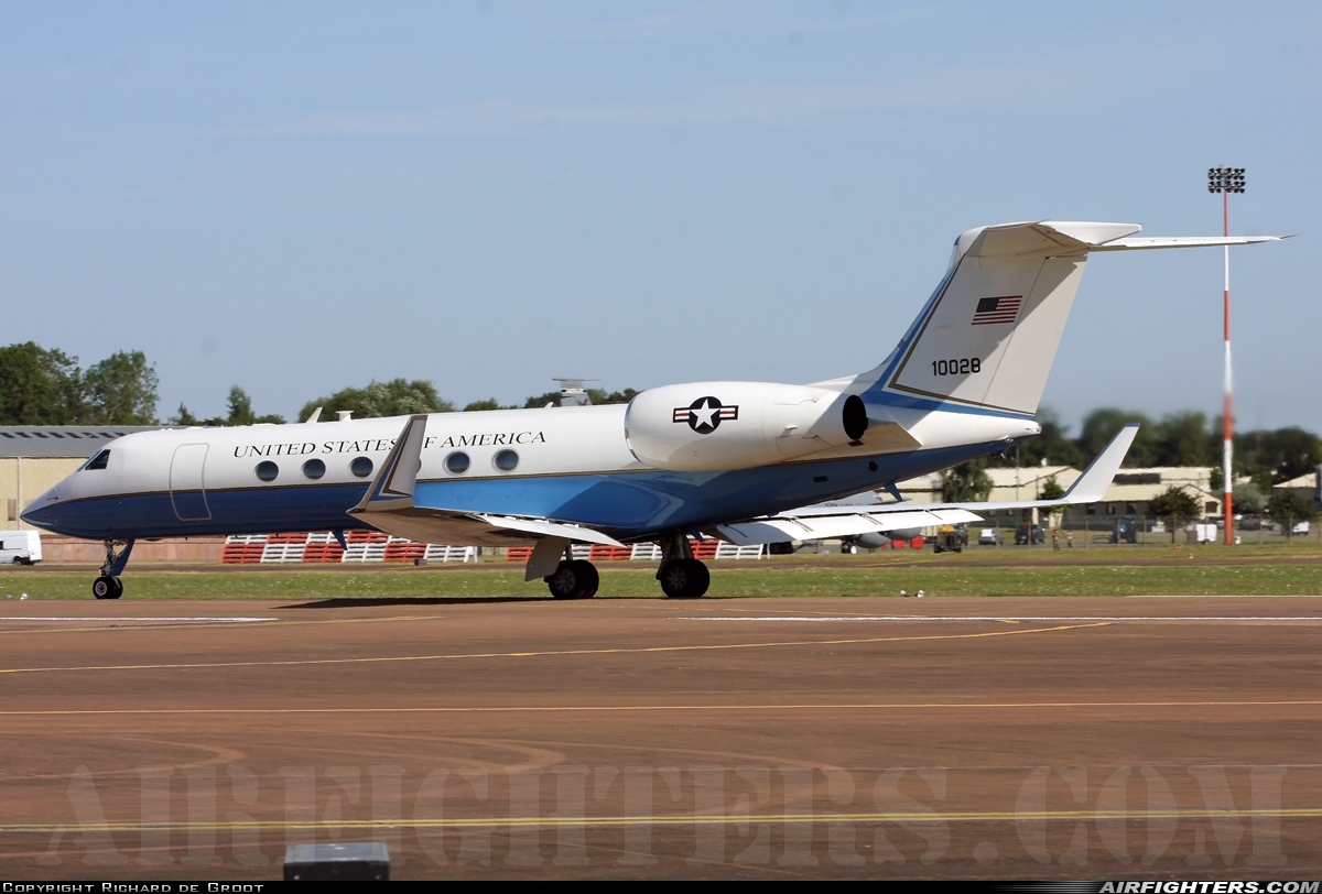 USA - Air Force Gulfstream Aerospace C-37A (G550) 01-0028 at Fairford (FFD / EGVA), UK