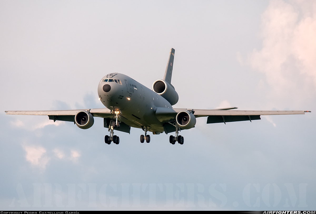 USA - Air Force McDonnell Douglas KC-10A Extender (DC-10-30CF) 87-0118 at Fairford (FFD / EGVA), UK