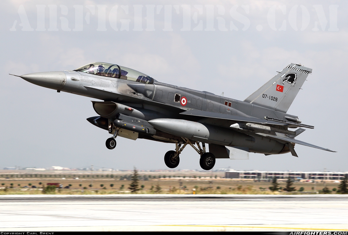 Türkiye - Air Force General Dynamics F-16D Fighting Falcon 07-1028 at Konya (KYA / LTAN), Türkiye