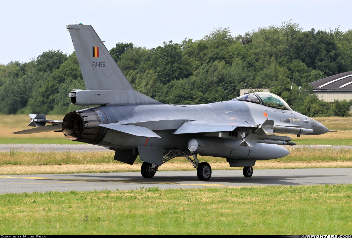 Belgium - Air Force General Dynamics F-16AM Fighting Falcon FA-135 at Florennes (EBFS), Belgium