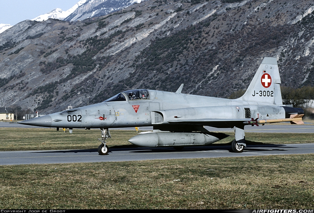 Switzerland - Air Force Northrop F-5E Tiger II J-3002 at Turtman (LSMJ), Switzerland