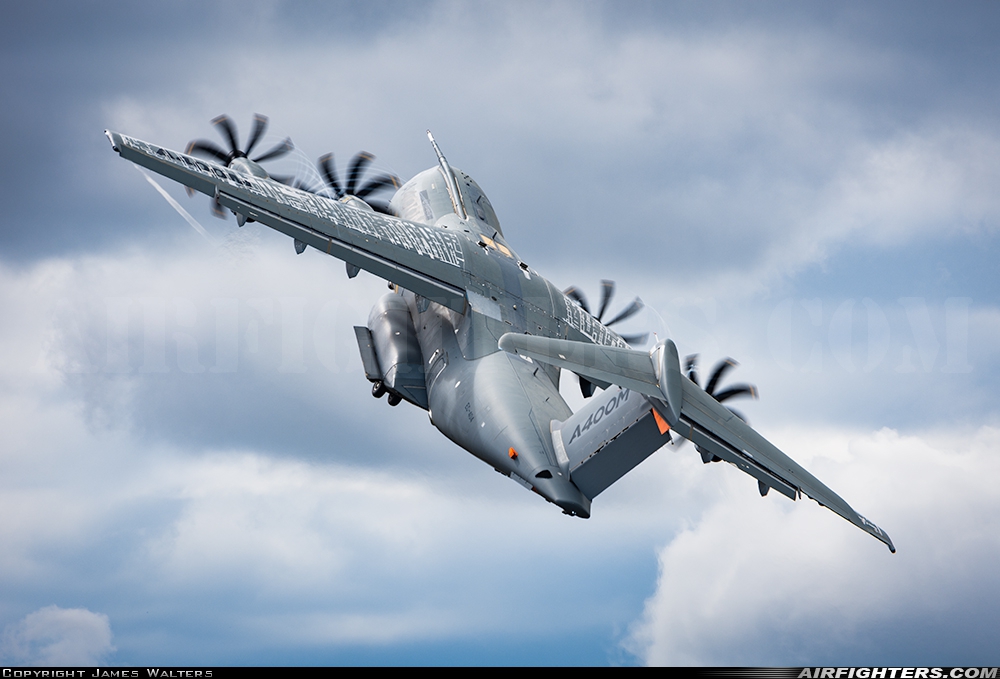 Company Owned - Airbus Airbus A400M Grizzly EC-404 at Fairford (FFD / EGVA), UK