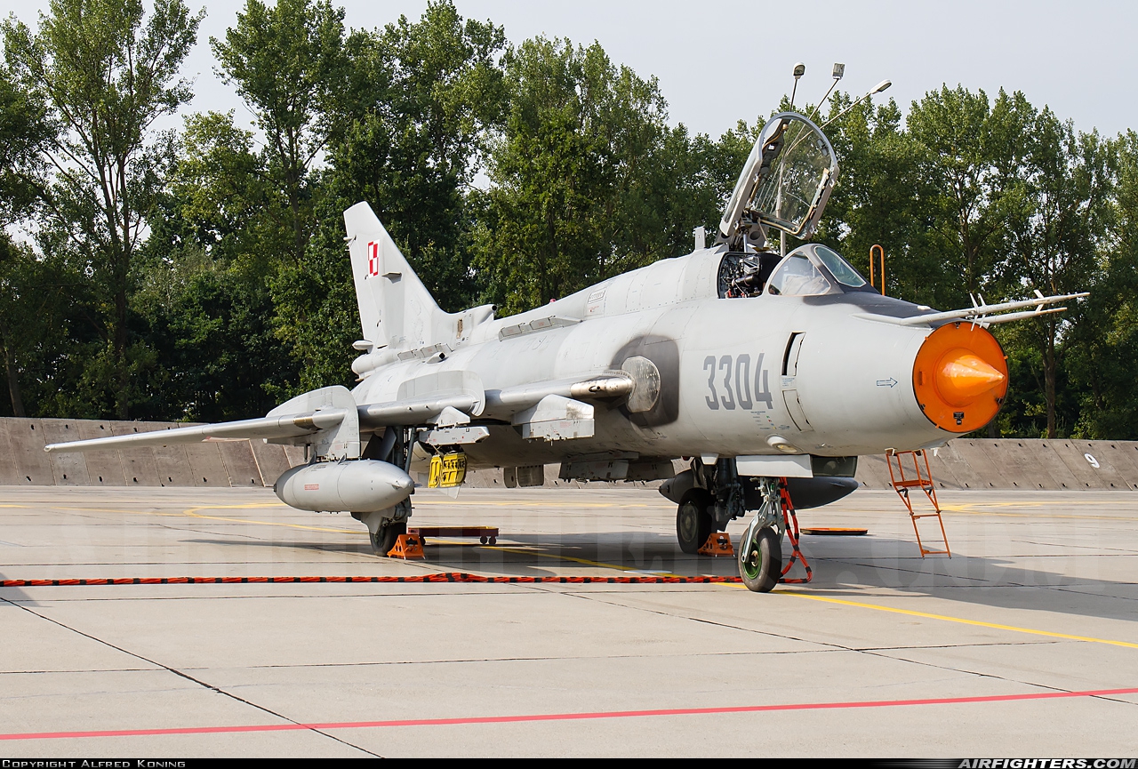 Poland - Air Force Sukhoi Su-22M4 Fitter-K 3304 at Minsk Mazowiecki (EPMM), Poland