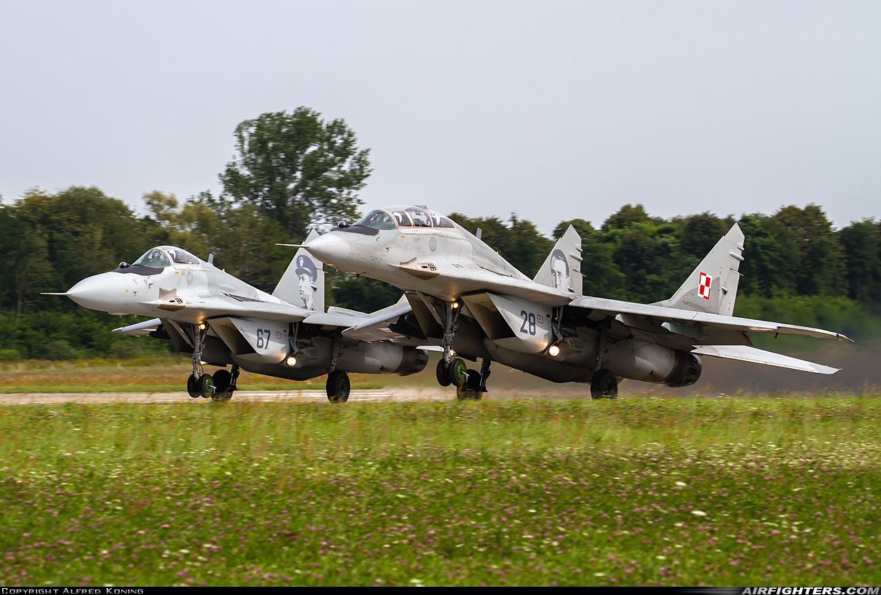 Poland - Air Force Mikoyan-Gurevich MiG-29UB (9.51) 28 at Minsk Mazowiecki (EPMM), Poland