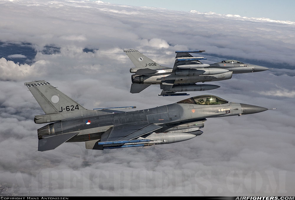 Netherlands - Air Force General Dynamics F-16AM Fighting Falcon J-624 at In Flight, Czech Republic