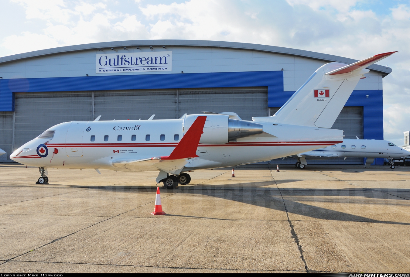 Canada - Air Force Canadair CC-144C Challenger 144618 at London - Luton (LTN / EGGW), UK