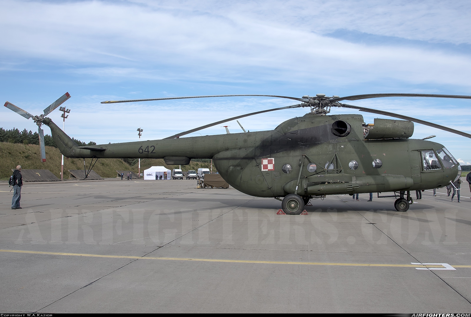 Poland - Army Mil Mi-8T 642 at Miroslawiec (EPMI), Poland