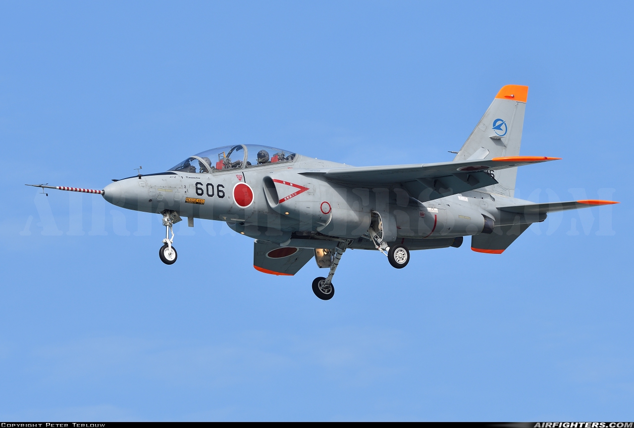 Japan - Air Force Kawasaki T-4 86-5606 at Gifu (RJNG), Japan