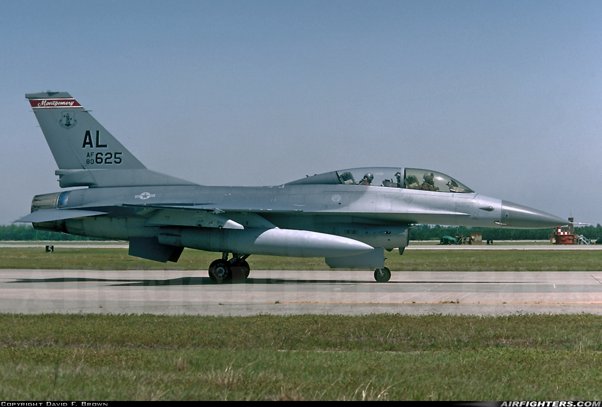 USA - Air Force General Dynamics F-16B Fighting Falcon 80-0625 at Shaw AFB (SSC/KSSC), USA
