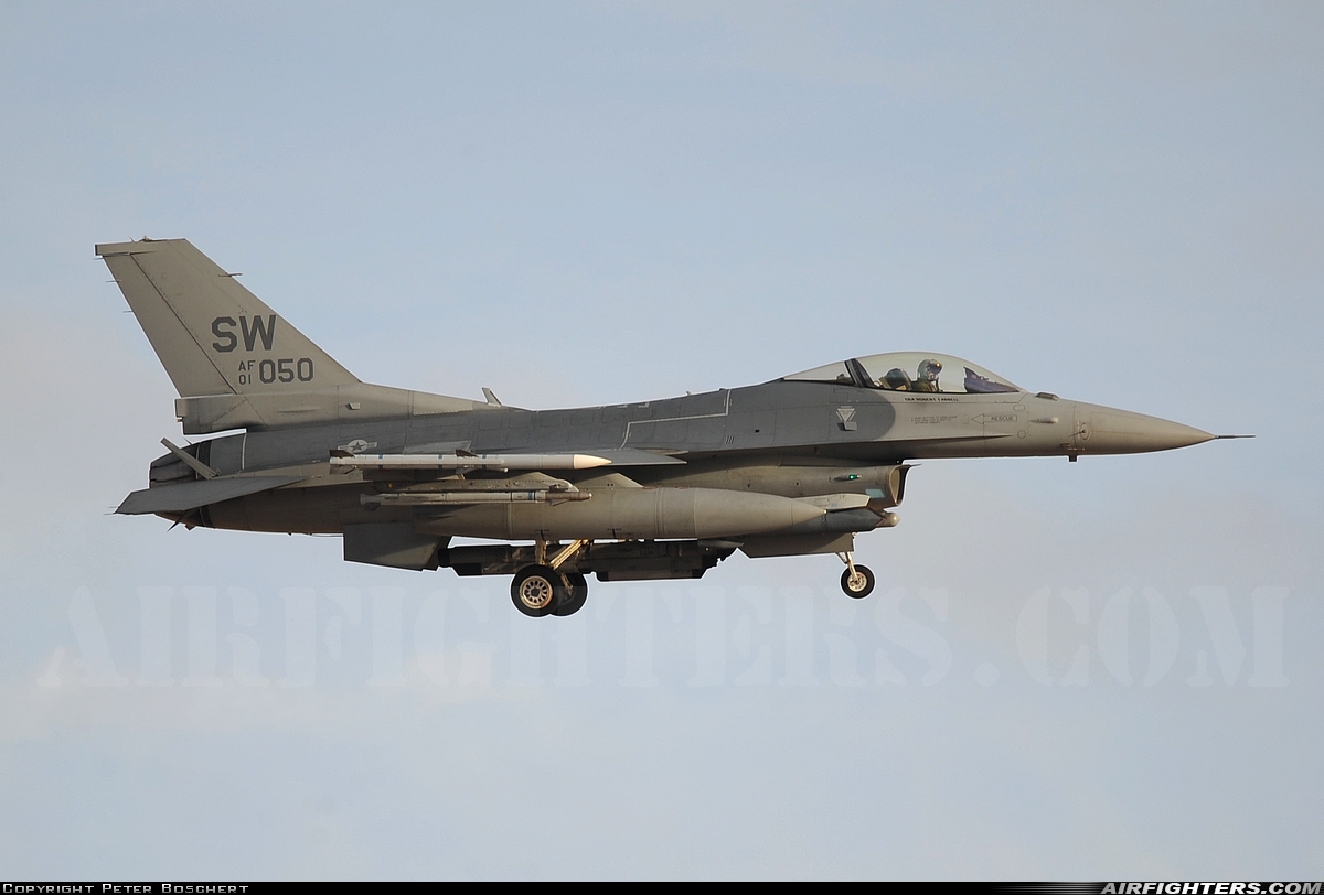 USA - Air Force General Dynamics F-16C Fighting Falcon 01-7050 at Las Vegas - Nellis AFB (LSV / KLSV), USA
