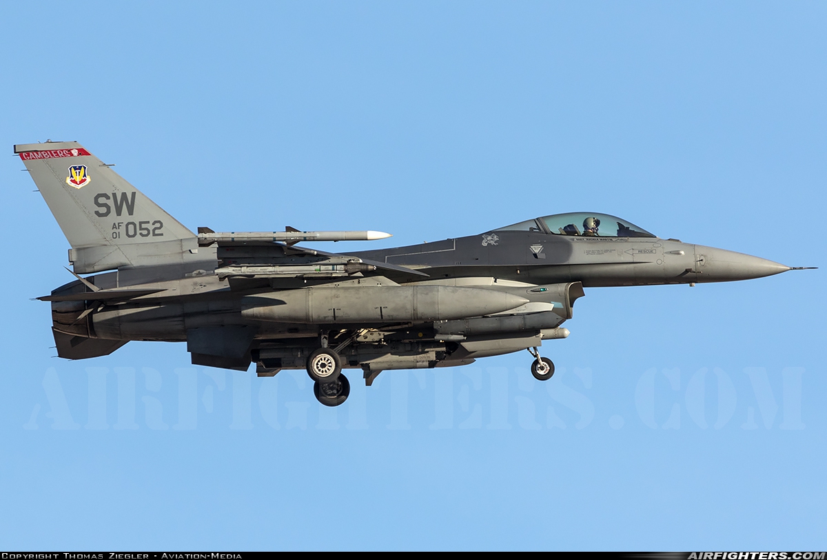 USA - Air Force General Dynamics F-16C Fighting Falcon 01-7052 at Las Vegas - Nellis AFB (LSV / KLSV), USA