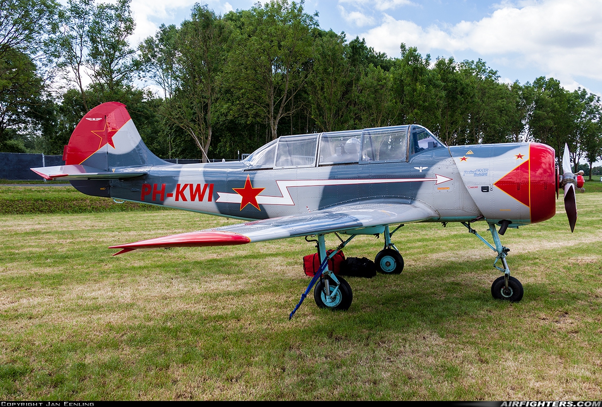 Private - Dutch Thunder Yaks Yakovlev Yak-52 PH-KWI at Groningen - Oostwold (EHOW), Netherlands