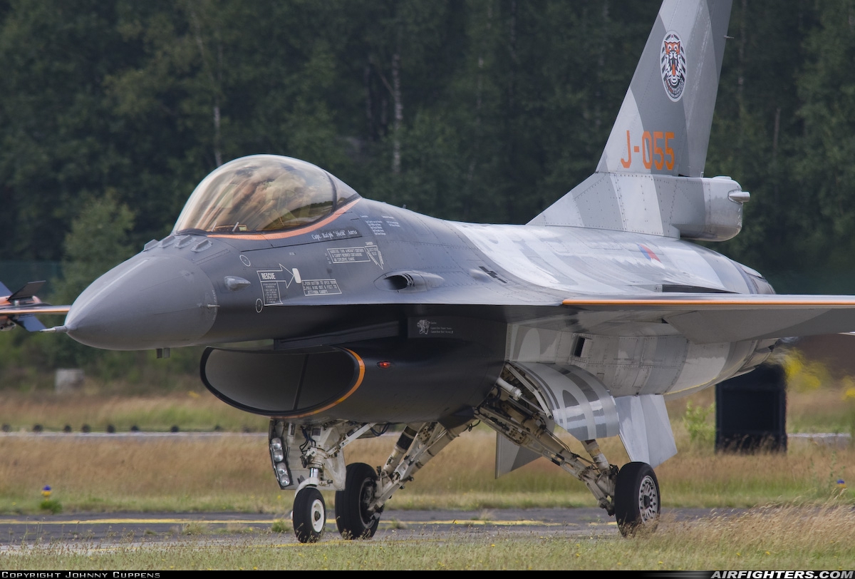 Netherlands - Air Force General Dynamics F-16AM Fighting Falcon J-055 at Kleine Brogel (EBBL), Belgium