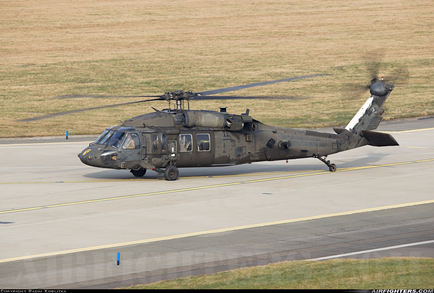 USA - Army Sikorsky UH-60L Black Hawk (S-70A) 98-26817 at Ostrava - Mosnov (OSR / LKMT), Czech Republic