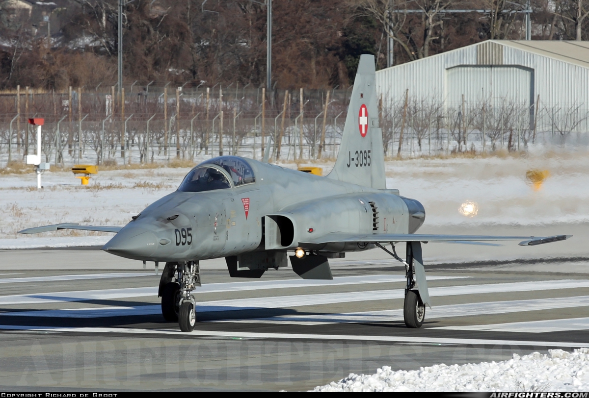 Switzerland - Air Force Northrop F-5E Tiger II J-3095 at Sion (- Sitten) (SIR / LSGS / LSMS), Switzerland