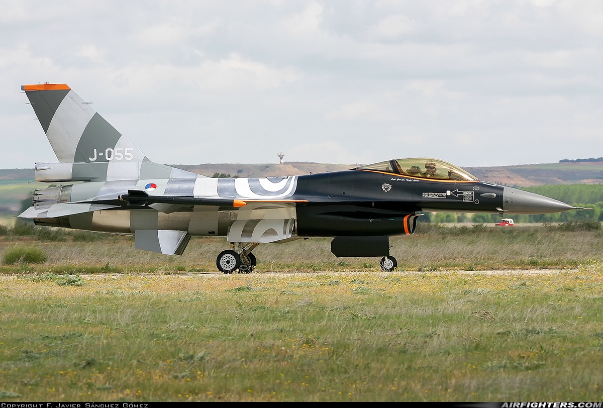 Netherlands - Air Force General Dynamics F-16AM Fighting Falcon J-055 at Salamanca (- Matacan) (SLM / LESA), Spain