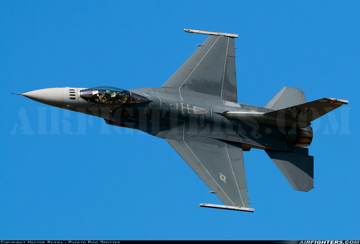 USA - Air Force General Dynamics F-16C Fighting Falcon 01-7050 at Lakeland - Linder Regional (LAL / KLAL), USA