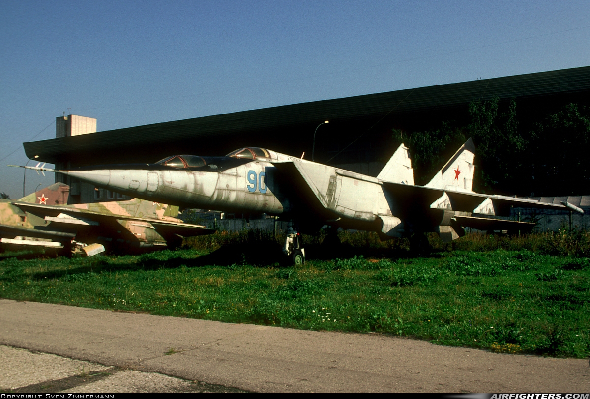 Russia - Air Force Mikoyan-Gurevich MiG-25PU  at Moscow - Khodynskoe Pole (Frunze / Central), Russia