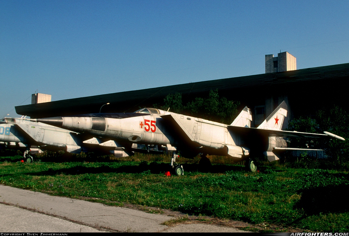 Russia - Air Force Mikoyan-Gurevich MiG-25RBT  at Moscow - Khodynskoe Pole (Frunze / Central), Russia