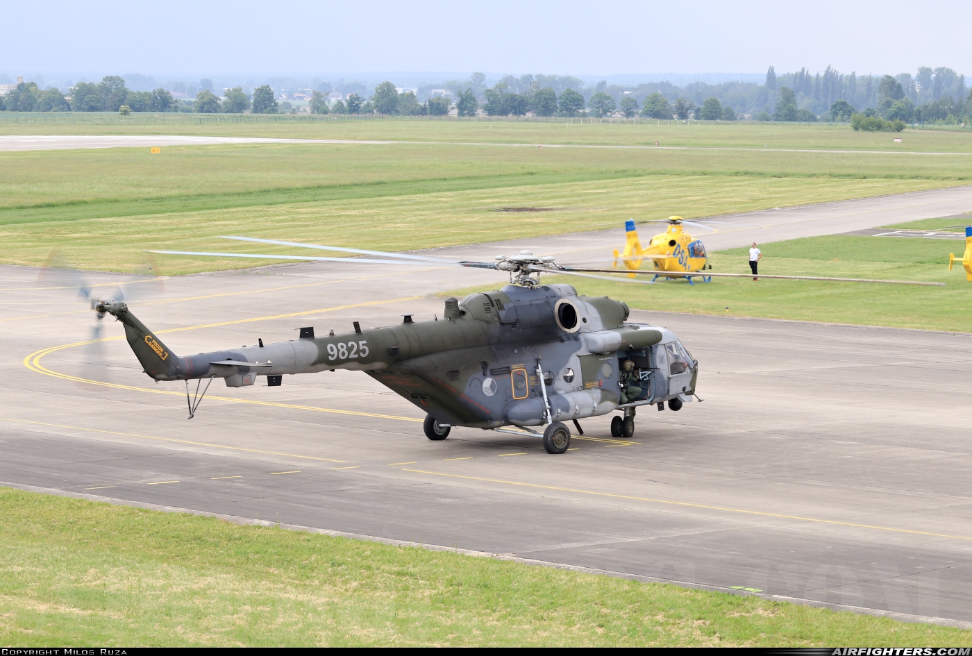 Czech Republic - Air Force Mil Mi-171ShM 9825 at Hradec Kralove (LKHK), Czech Republic