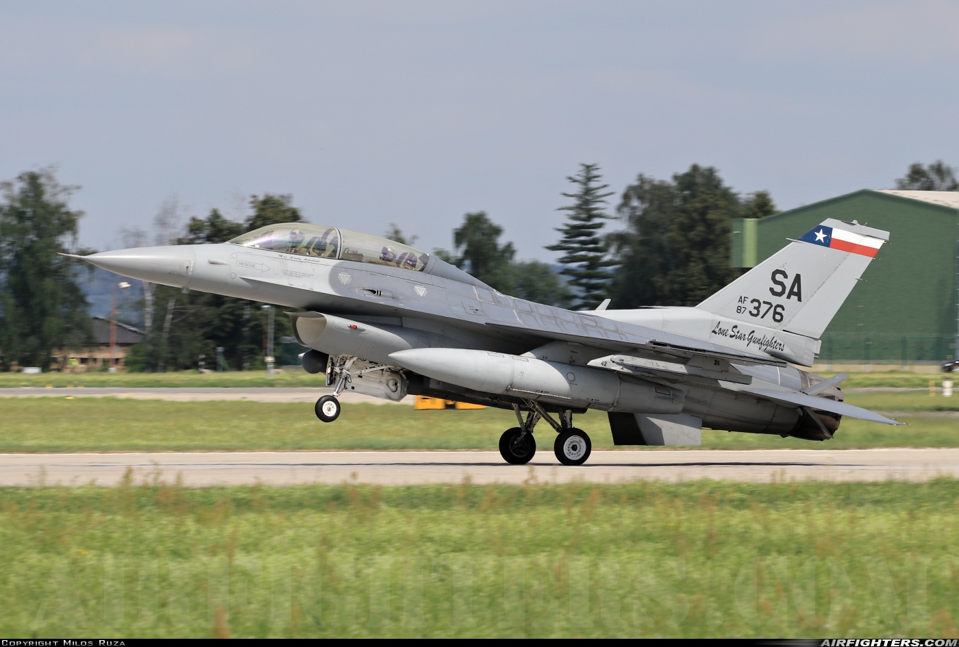 USA - Air Force General Dynamics F-16D Fighting Falcon 87-0376 at Caslav (LKCV), Czech Republic