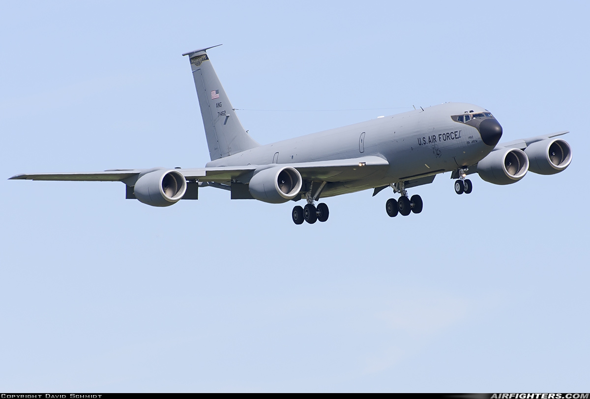 USA - Air Force Boeing KC-135R Stratotanker (717-148) 57-1462 at Mildenhall (MHZ / GXH / EGUN), UK