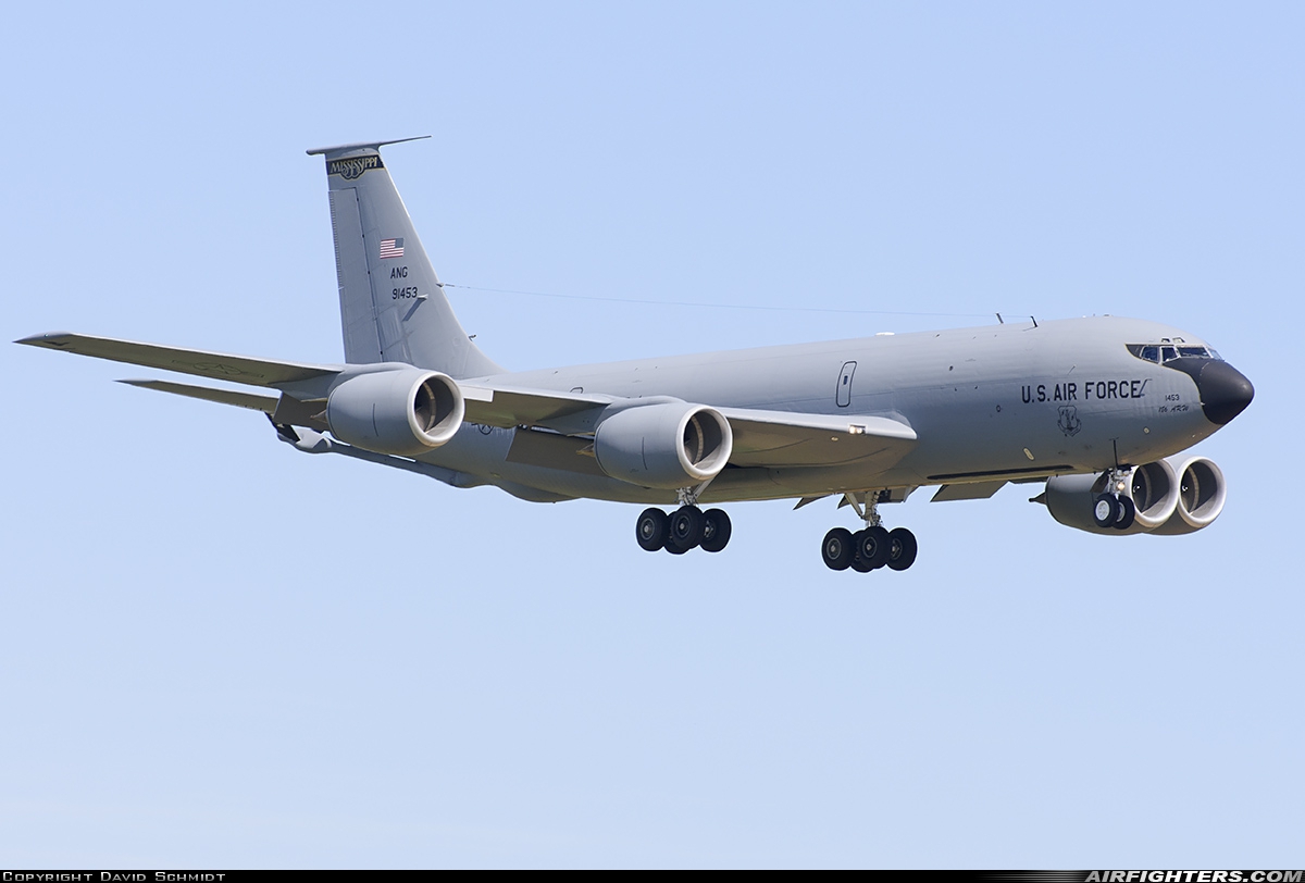 USA - Air Force Boeing KC-135R Stratotanker (717-100) 59-1453 at Mildenhall (MHZ / GXH / EGUN), UK