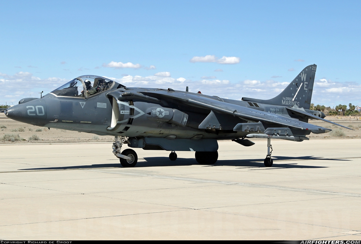 USA - Marines McDonnell Douglas AV-8B Harrier II 163883 at Yuma - MCAS / Int. (NYL / KNYL), USA