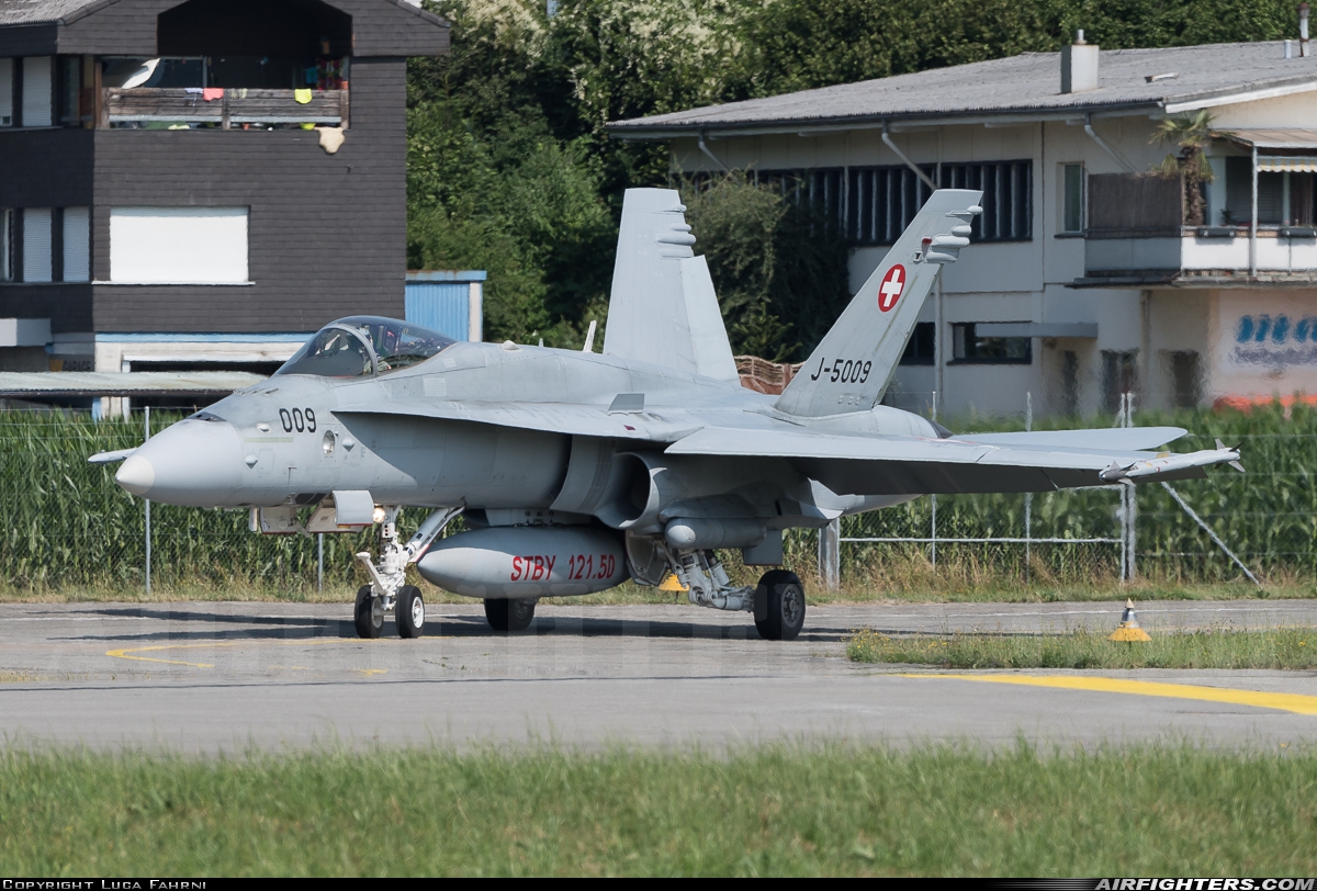 Switzerland - Air Force McDonnell Douglas F/A-18C Hornet J-5009 at Emmen (EML / LSME), Switzerland
