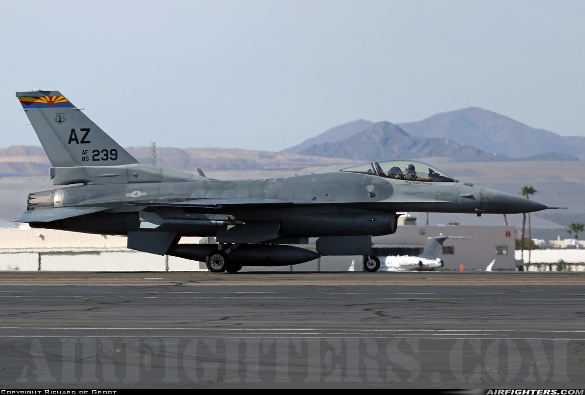 USA - Air Force General Dynamics F-16C Fighting Falcon 86-0239 at Tucson - Int. (TUS / KTUS), USA