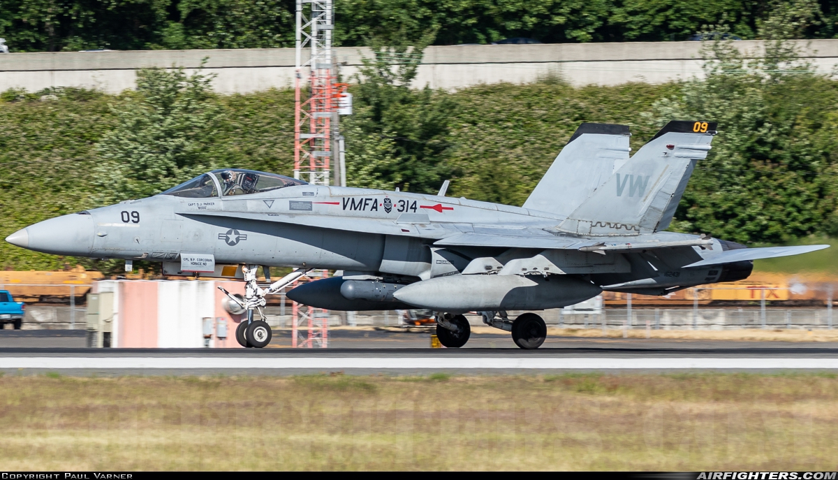 USA - Marines McDonnell Douglas F/A-18A Hornet 162431 at Seattle - Boeing Field / King County Int. (BFI / KBFI), USA