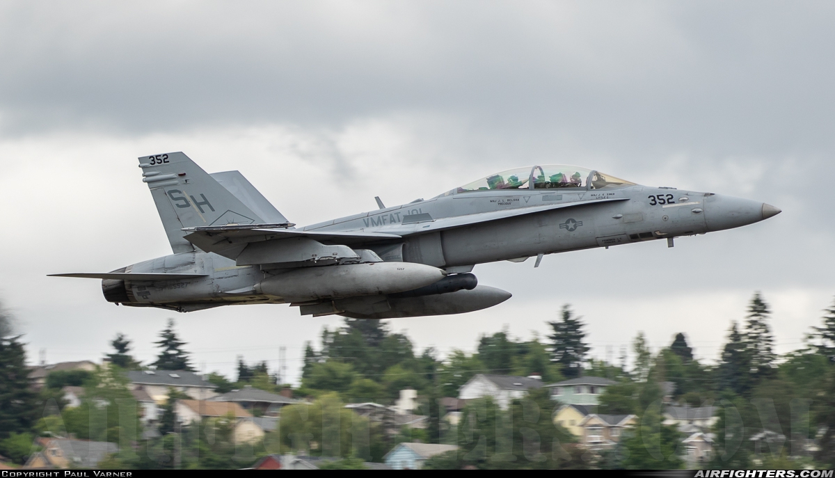 USA - Marines McDonnell Douglas F/A-18D Hornet 165527 at Seattle - Boeing Field / King County Int. (BFI / KBFI), USA