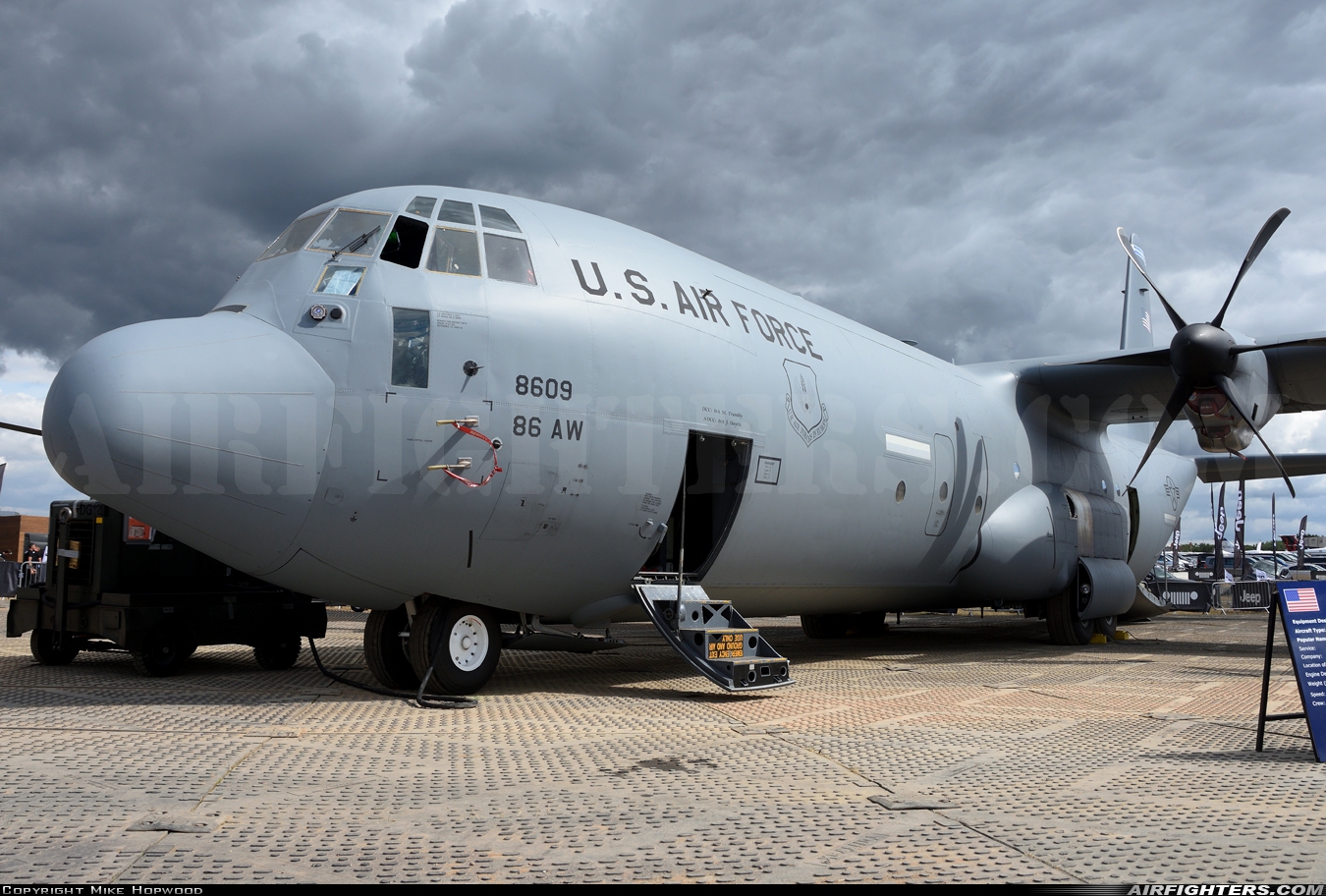 USA - Air Force Lockheed Martin C-130J-30 Hercules (L-382) 07-8609 at Farnborough (FAB / EGLF), UK