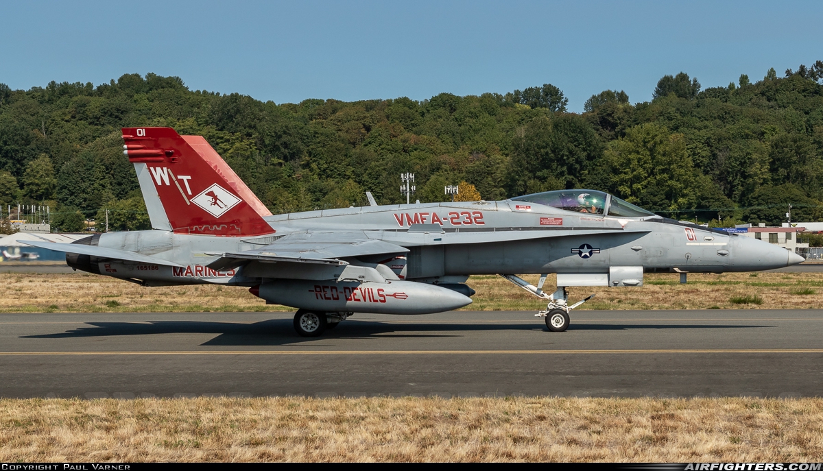 USA - Marines McDonnell Douglas F/A-18C Hornet 165186 at Seattle - Boeing Field / King County Int. (BFI / KBFI), USA