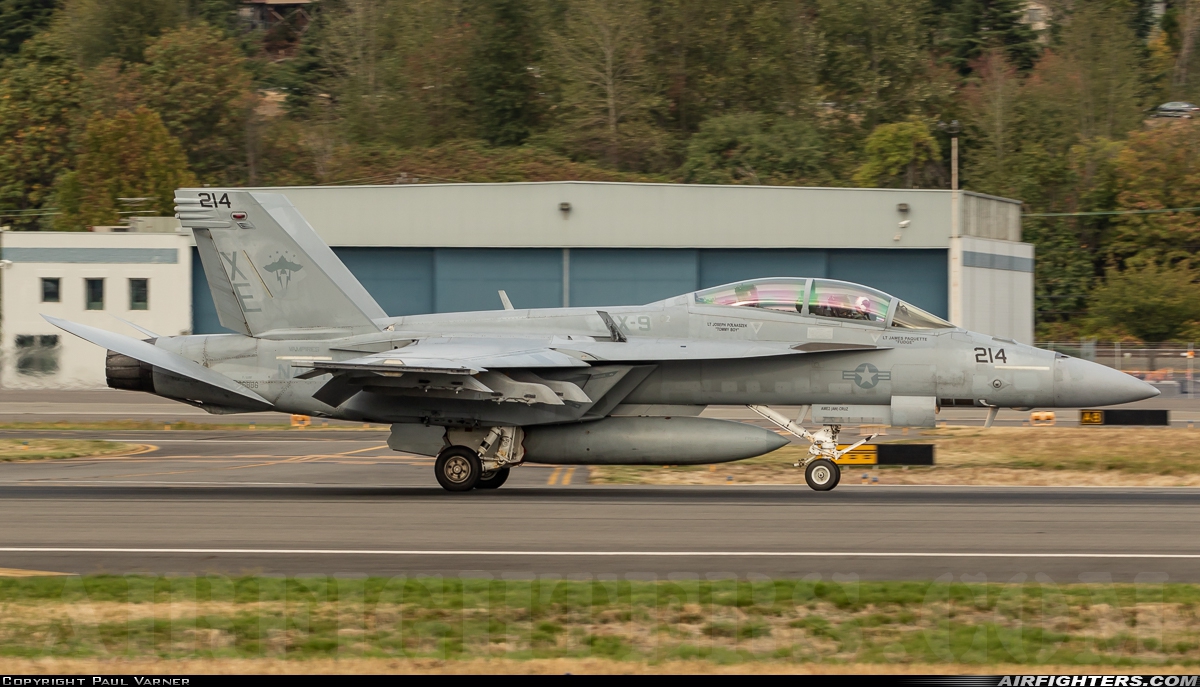 USA - Navy Boeing F/A-18F Super Hornet 166886 at Seattle - Boeing Field / King County Int. (BFI / KBFI), USA